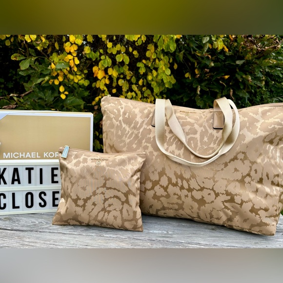 NWT ANIMAL PRINT MICHAEL KORS BIG BOY OVERNIGHT SET! - Picture 10 of 10